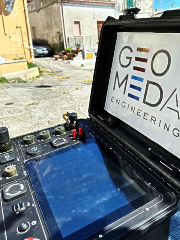 Geomeda strumenti - georesistivimetro MAE X620EM